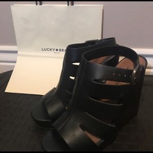Lucky Brand Gladiator wedges!